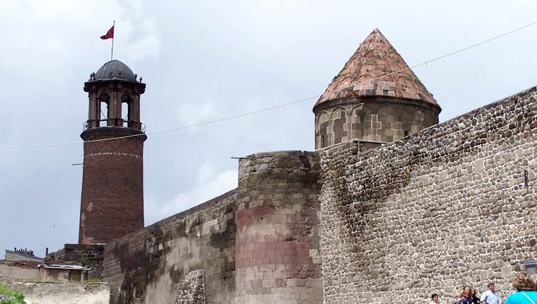 Erzurum'da 844 yıllık "Tepsi Minare" restore edilecek