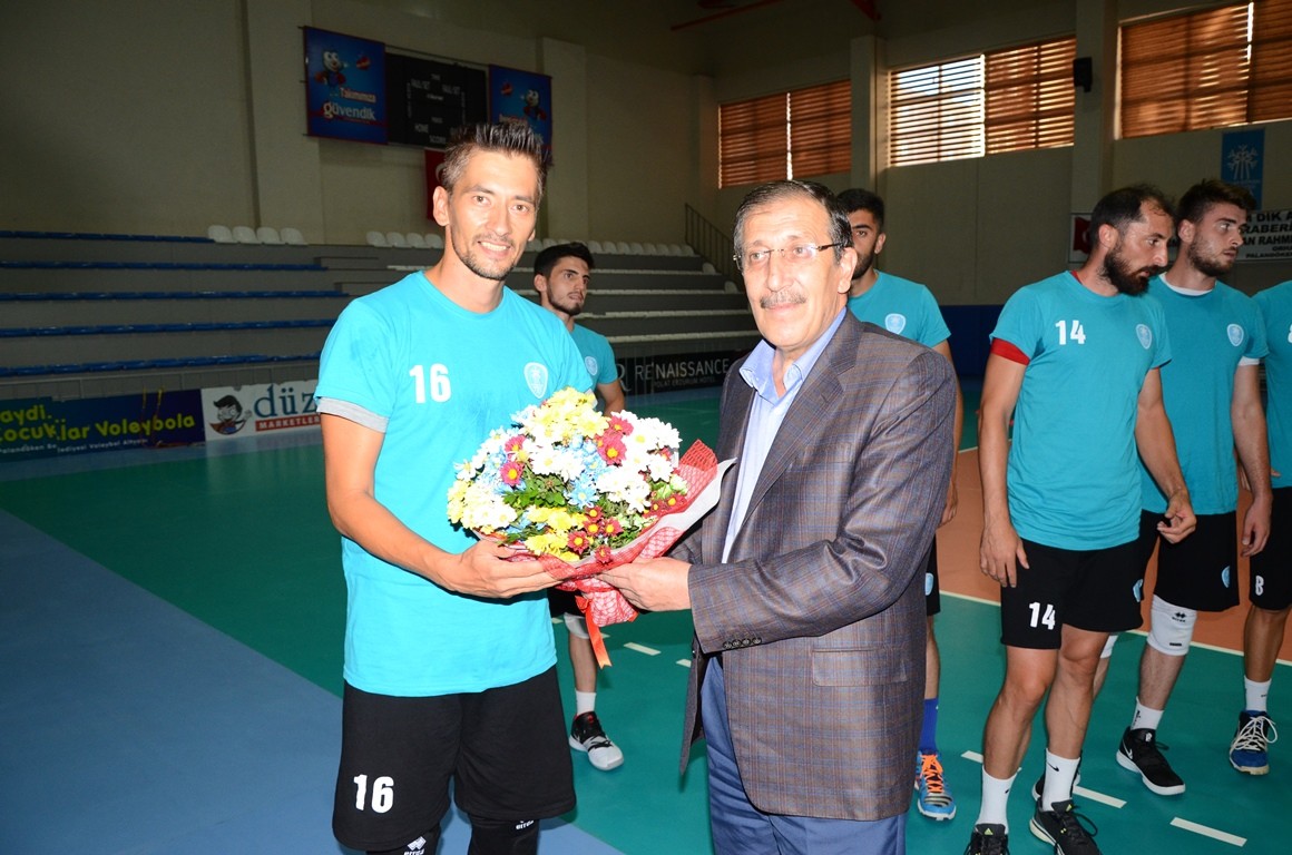 Palandöken Belediyesi voleybol takımı yeni sezon hazırlanıyor