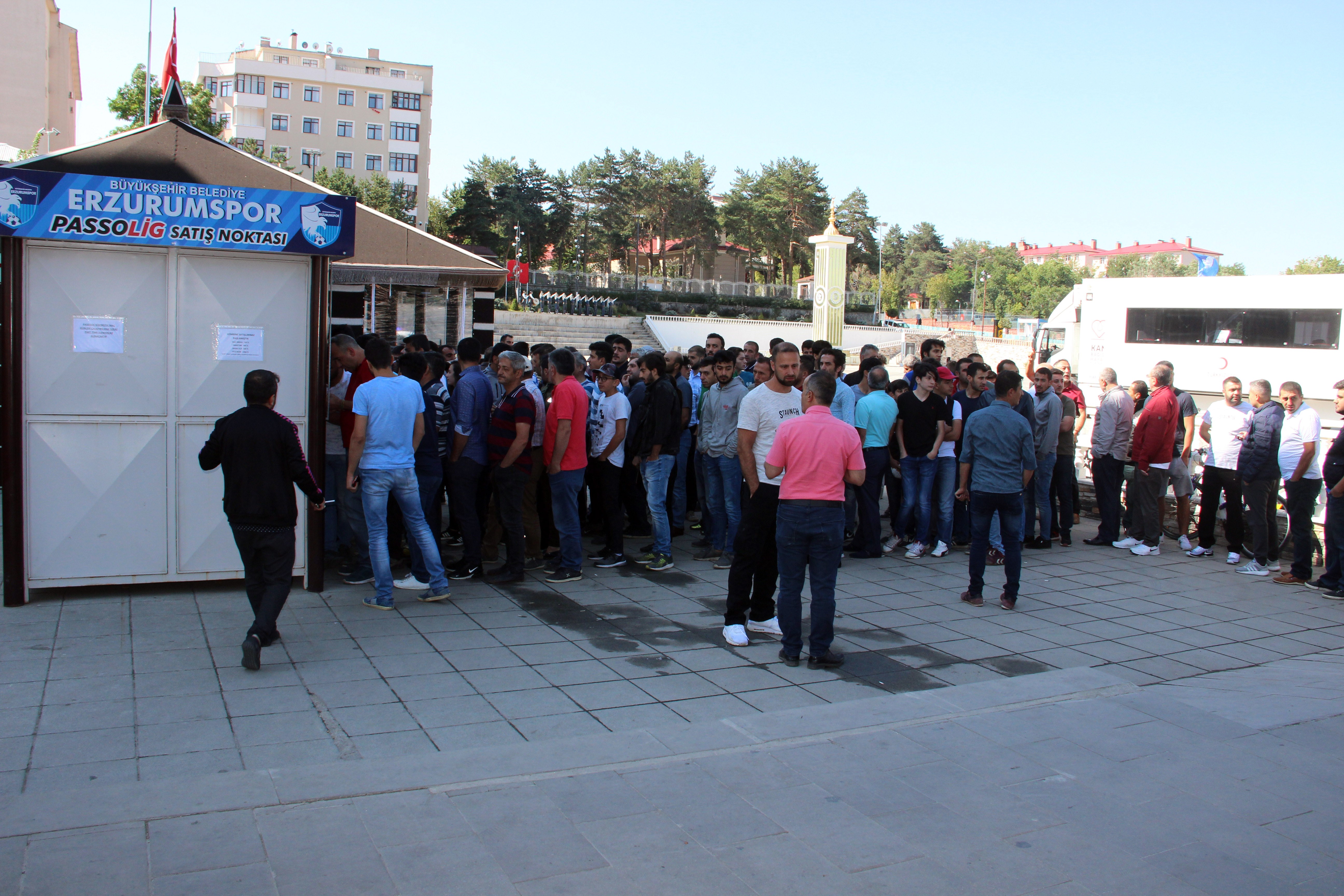 Erzurum'da Beşiktaş maçı biletlerine yoğun ilgi