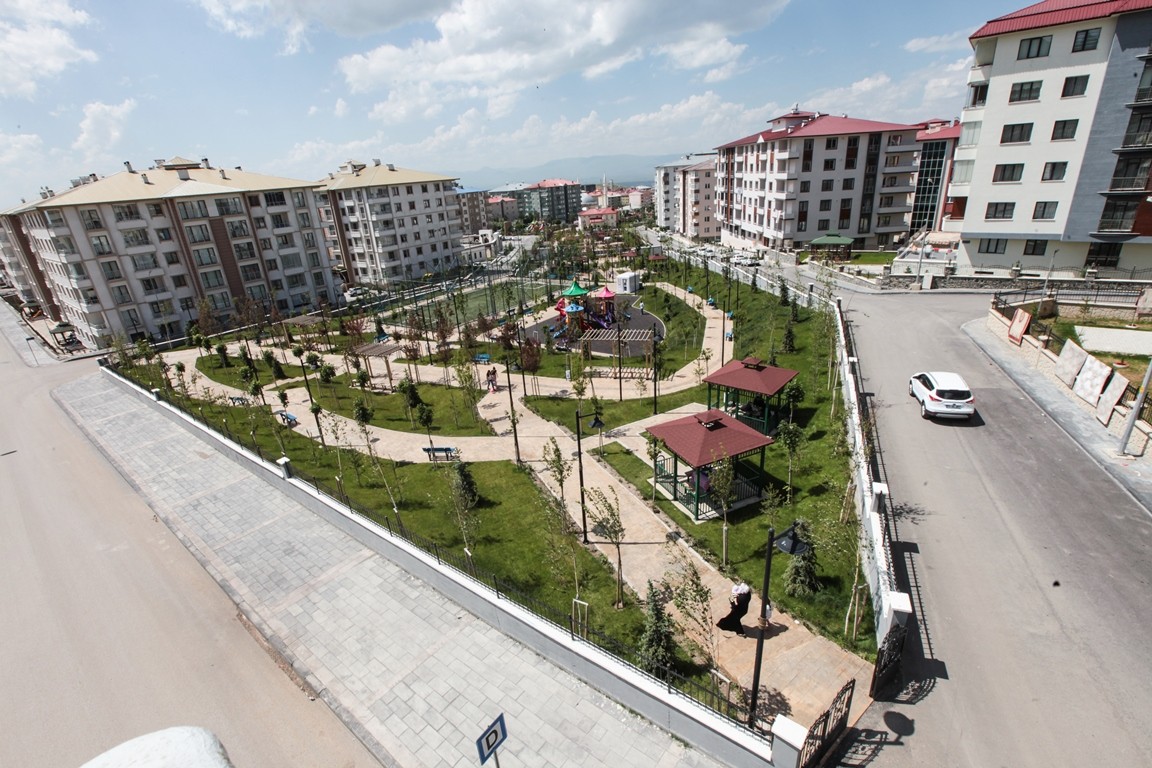 Palandöken Belediyesi Millet Bahçesi’ni hizmete açtı