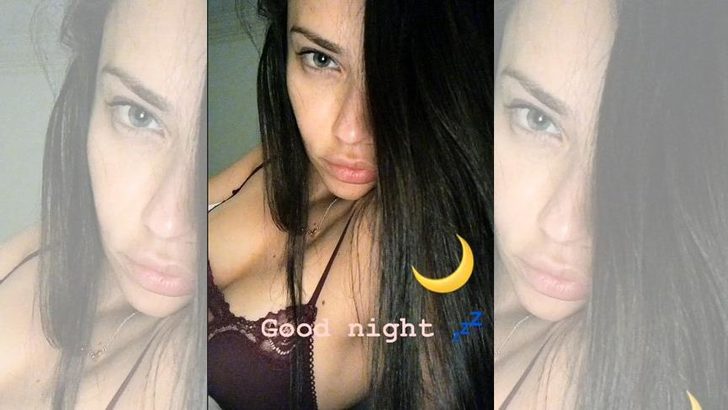 Adriana Lima'dan seksi yatak pozu