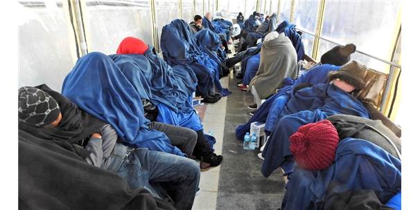 Erzurum'da 49 Kaçak Göçmen Yakalandı
