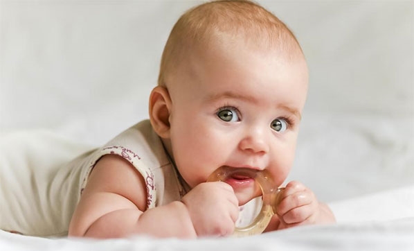 "Bebeklerde diş eti ağrısı için karanfil kullanılabilir"