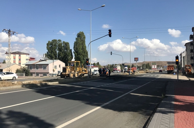 Horasan’da trafik kazalarının çok yaşandığı kavşağa önlem alındı