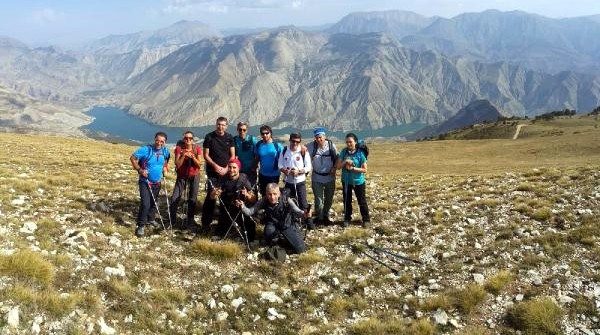 Yürüyerek Erzurum'u Keşfediyorlar