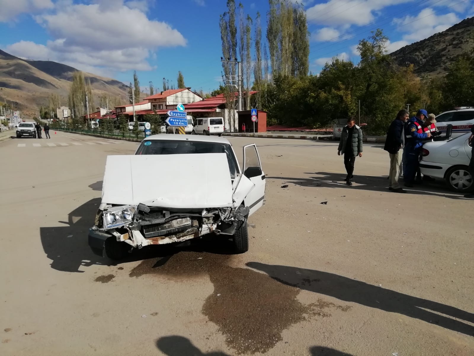 İspir’de trafik kazası 2 yaralı