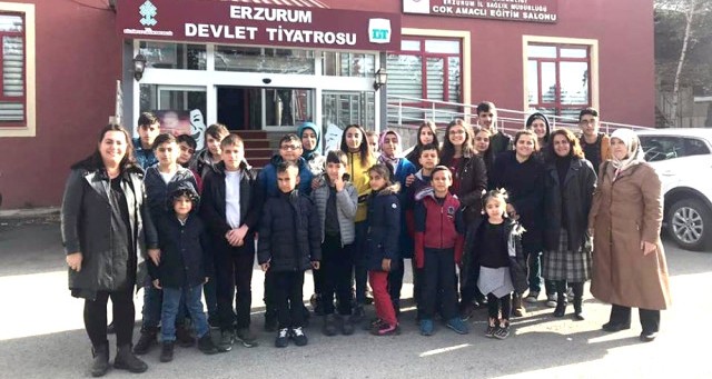 Erzurum'da İlk Defa Tiyatroyla Tanıştılar