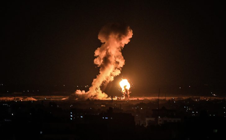 İsrail ordusu Gazze'ye hava saldırısı başlattı! Korkunç fotoğraflar
