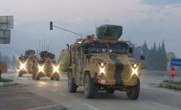 Hatay sınırına 30 askeri araç sevk edildi