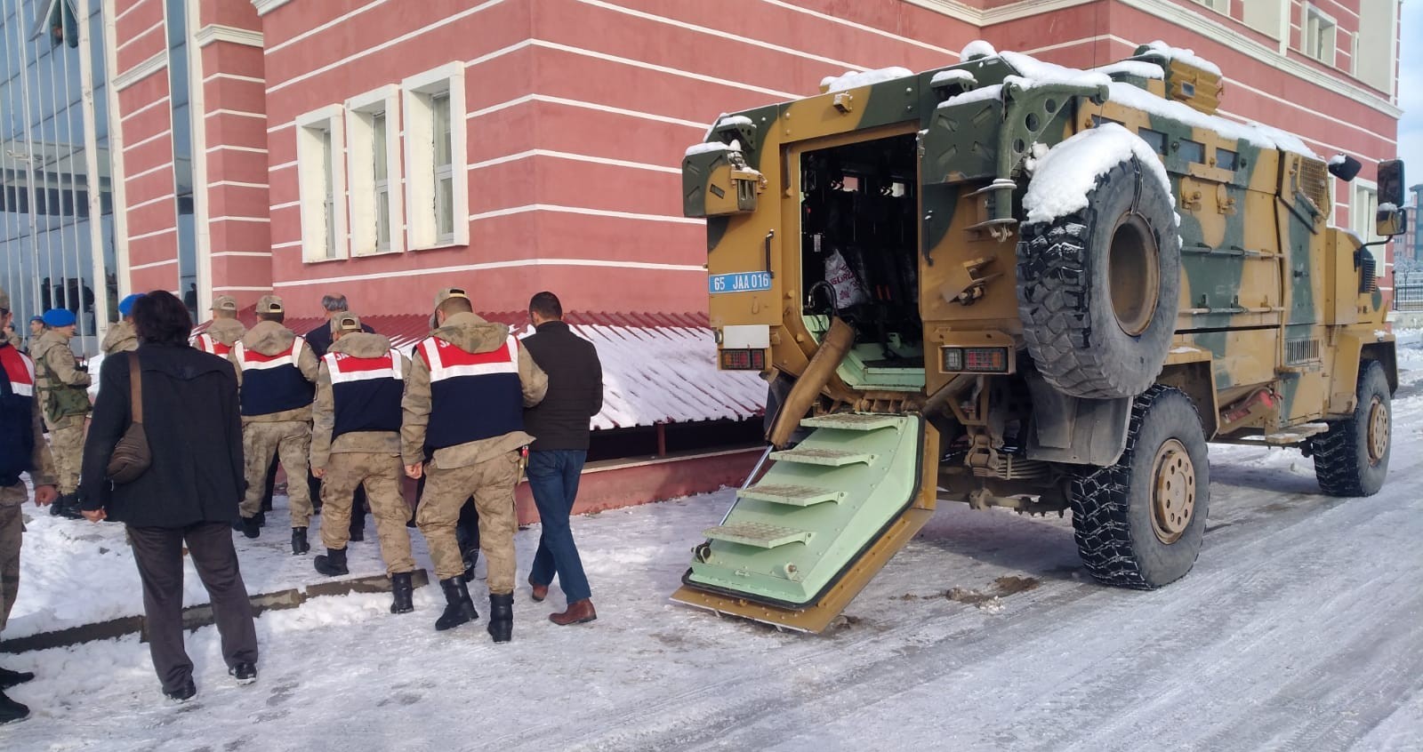 Van merkezli PKK/KCK operasyonu: 6 tutuklama