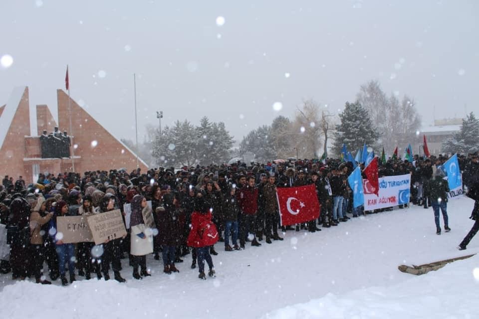 Doğu Türkistan için yürüdüler