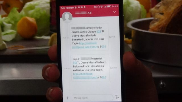 Telefonuna gelen mesaja tıkladı! Hayatı karardı
