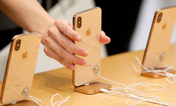 Apple, iPhone üretimini azaltıyor