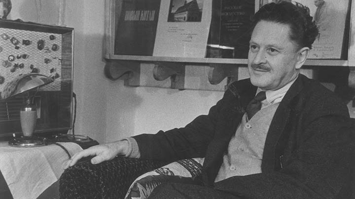 Nazım Hikmet, Doğum Gününde Karanfillerle Anıldı