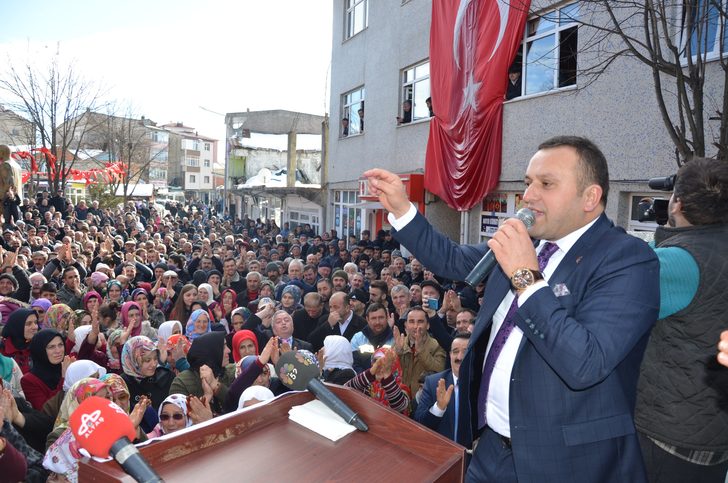 Çaybaşı Belediye Başkanı İsmet Yanık AK Parti'den istifa etti