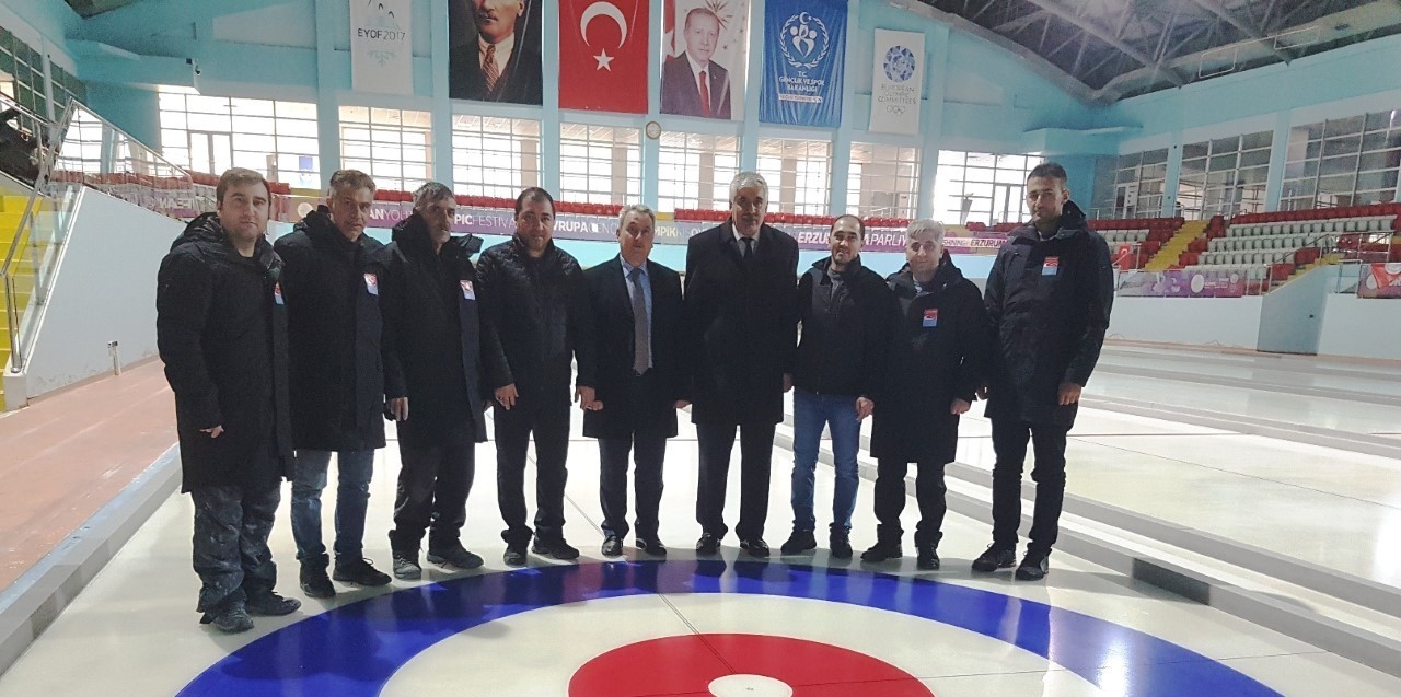 Curling salonu liglere hazır