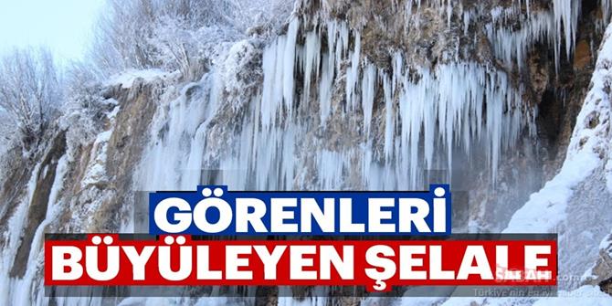 30 metrelik buz sarkıtları görenleri büyülüyor