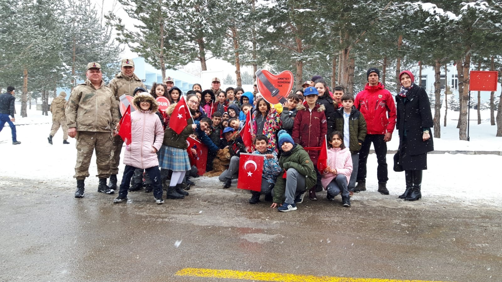 Öğrencilerden Jandarma Komutanlığına ziyaret