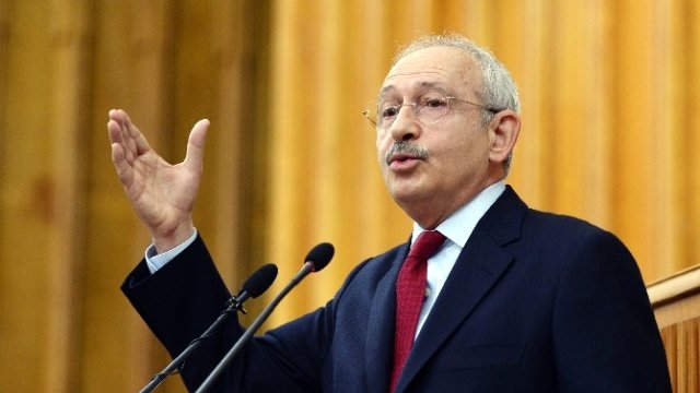 Kemal Kılıçdaroğlu, Ozan Arif'in şiirini okudu