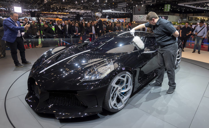 Dünyanın en pahalı aracı 16.5 milyon euro'ya satıldı