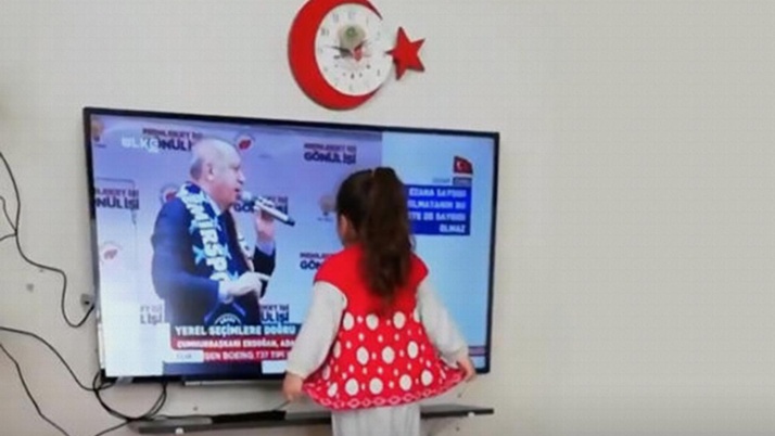 Erdoğan minik hayranını İzmir mitingine davet etti