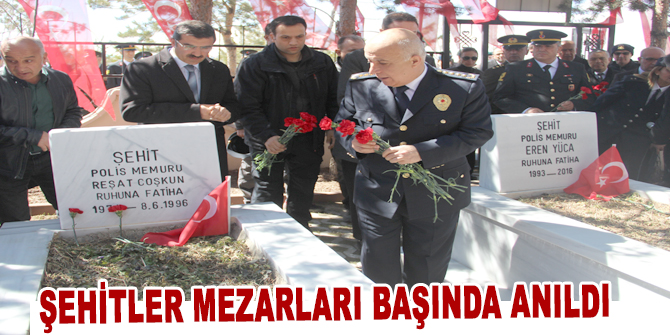 Şehitler mezarları başında anıldı