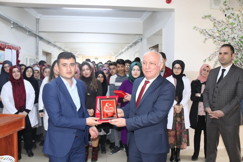 Anadolu Lisesi’nden anlamlı açılış