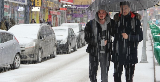 Erzurum’da dolu sürprizi