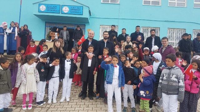 Hukukçular, köy çocuklarını sevindirdi