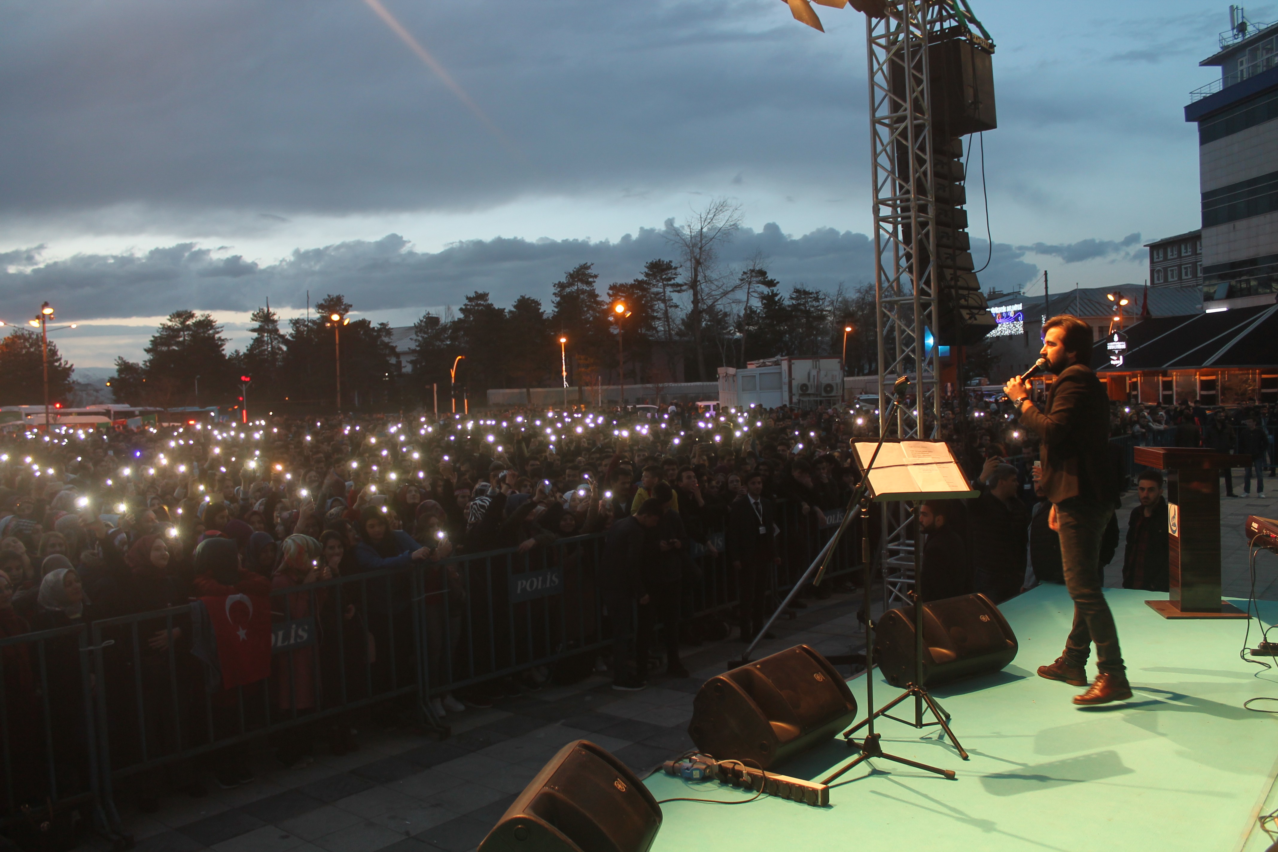 Ülkü Ocaklarından dev konser