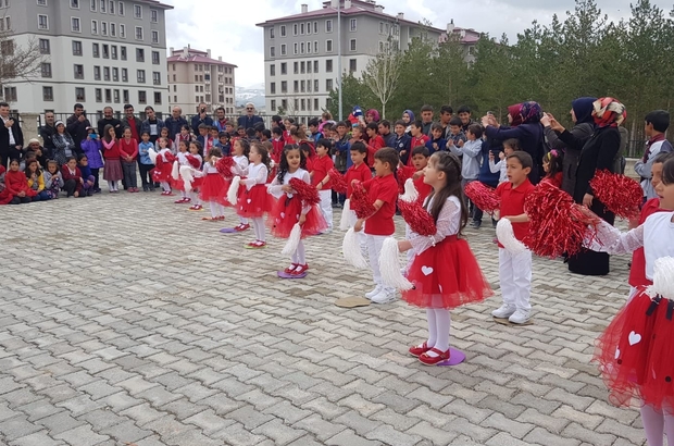 Koçak ilköğretim okulu ilk mezunlarını verdi