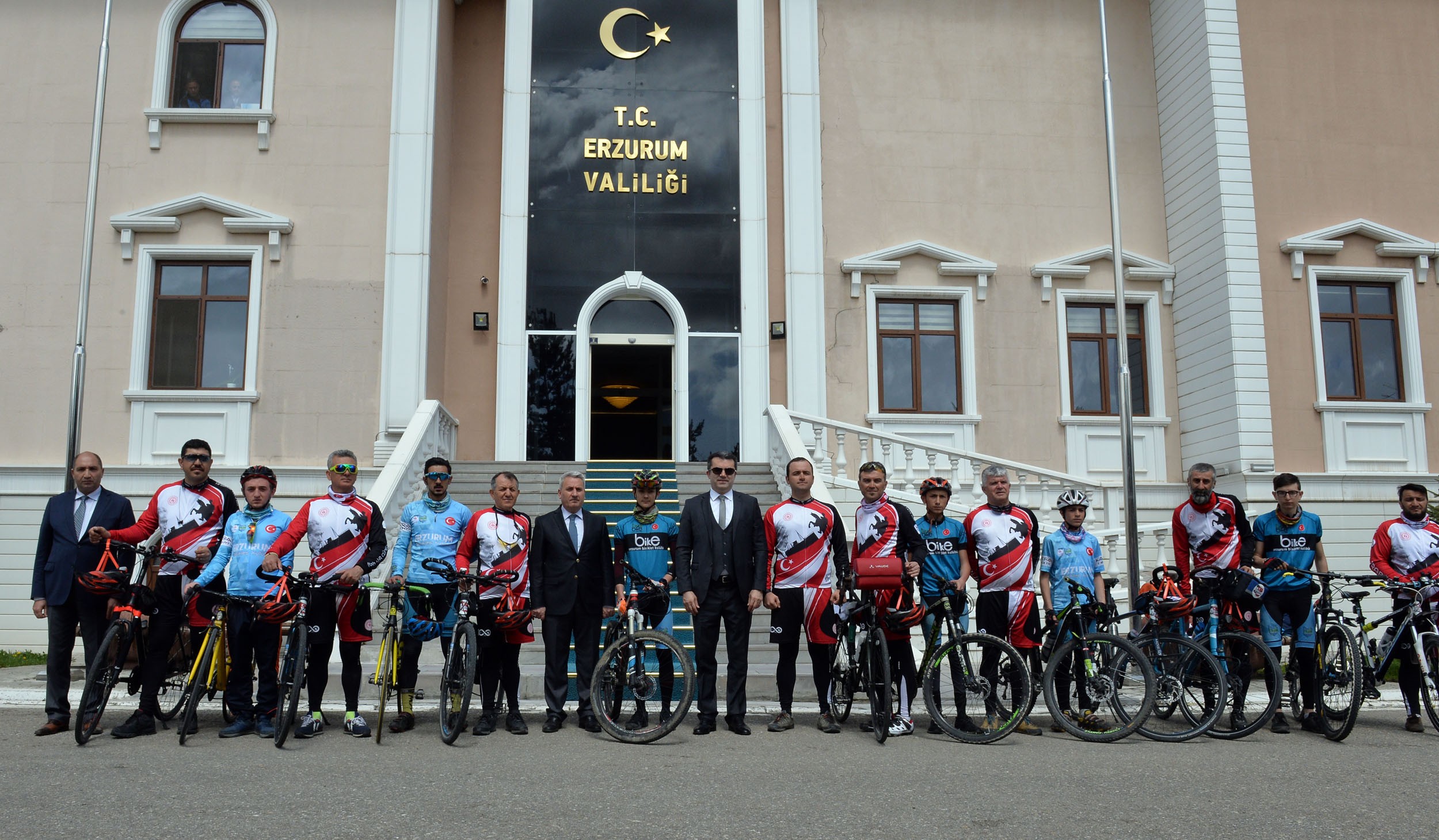 Samsun’dan yola çıkan Bisikletçiler Erzurum’a ulaştı