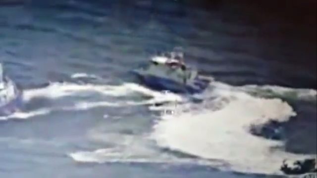 Türk teknesine ateş açıldı! Yaralılar var