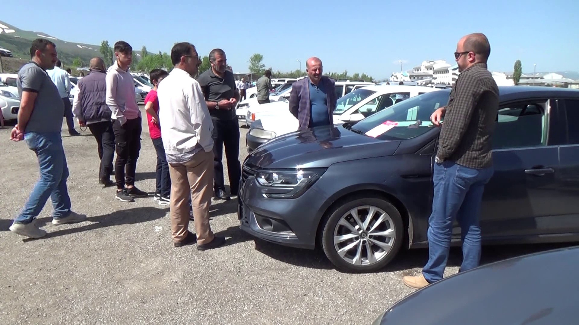 Bayram öncesi 2. el otomobil piyasası hareketlendi