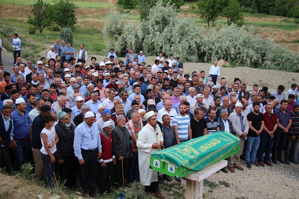 Günlüce Mürsel Gür’e ağladı