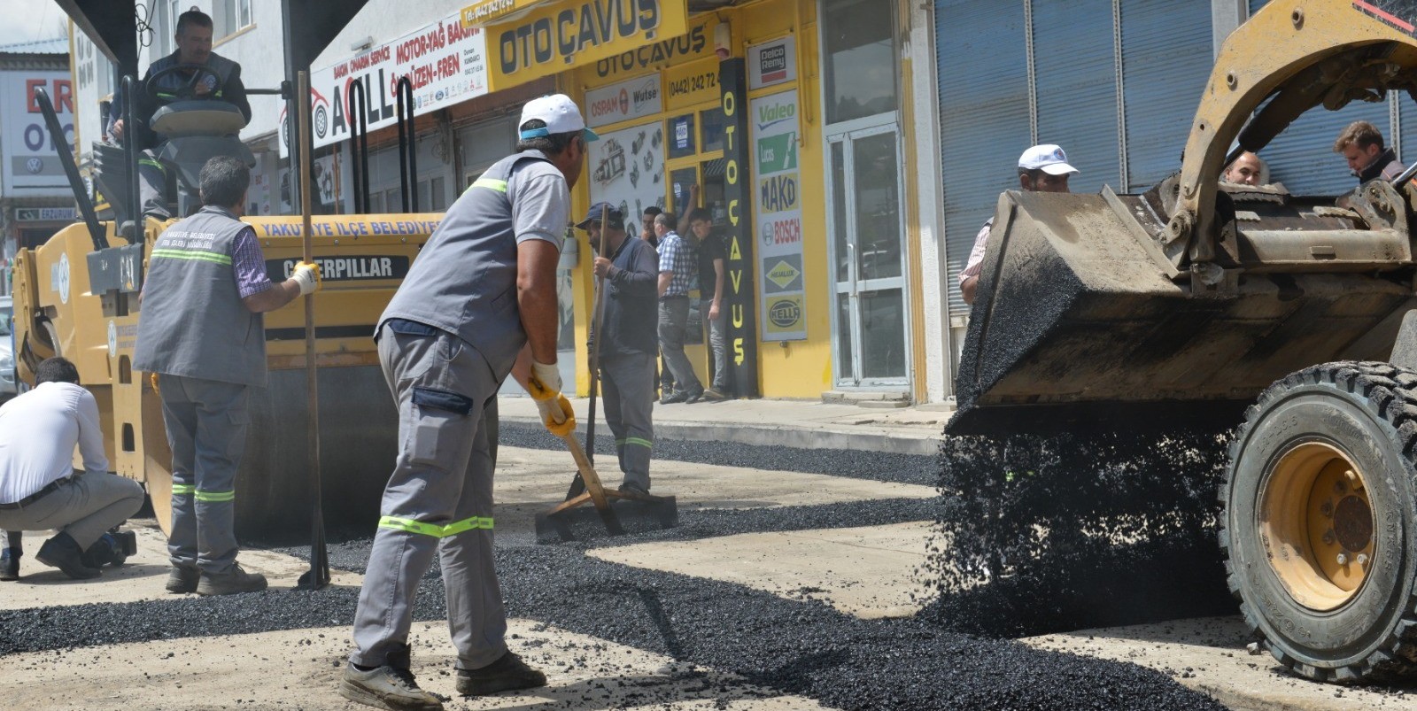 Yakutiye’de bozuk yollar onarılıyor