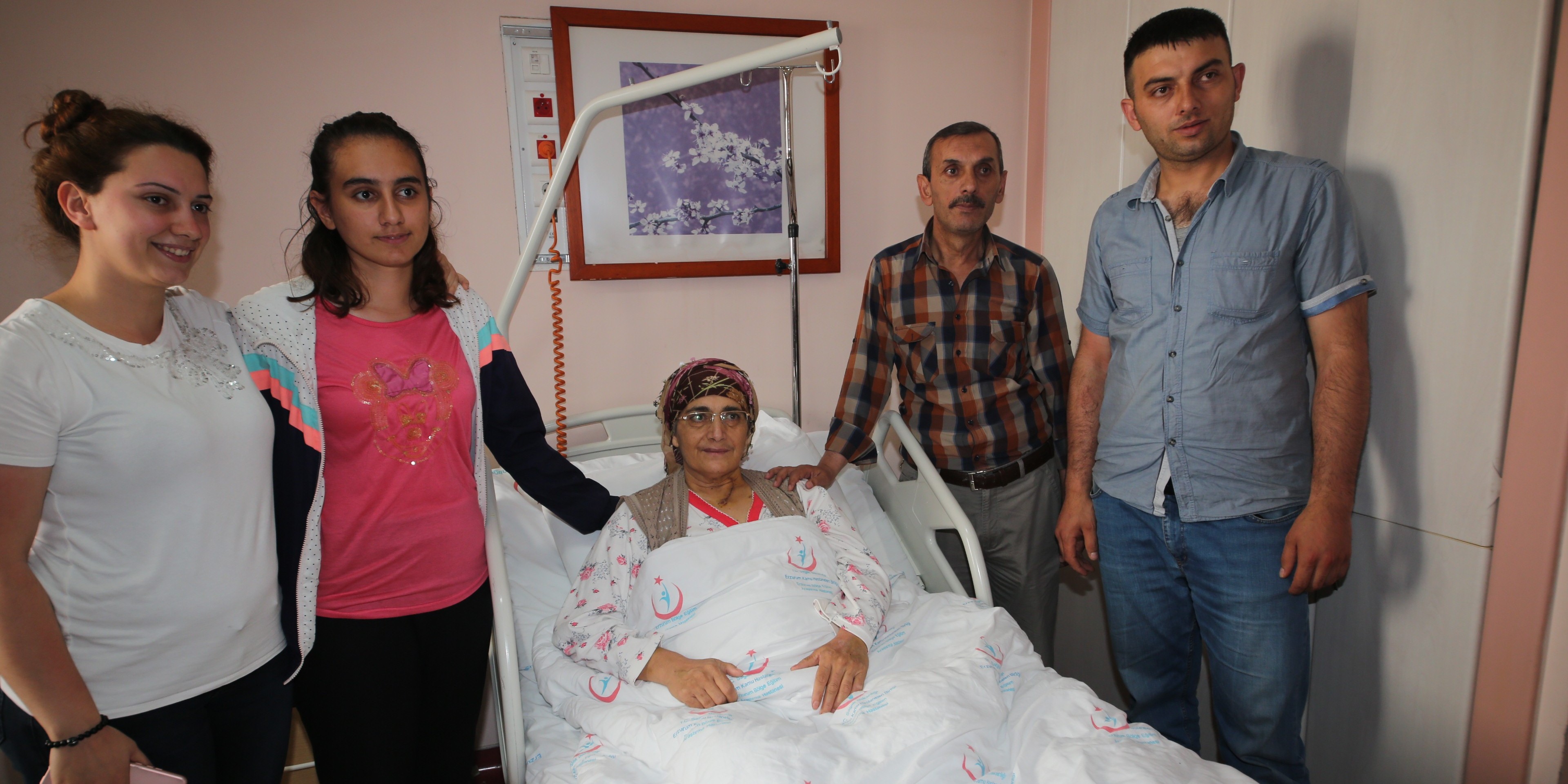 Erzurum’da doktorlar bağırsaktan mide yaptı