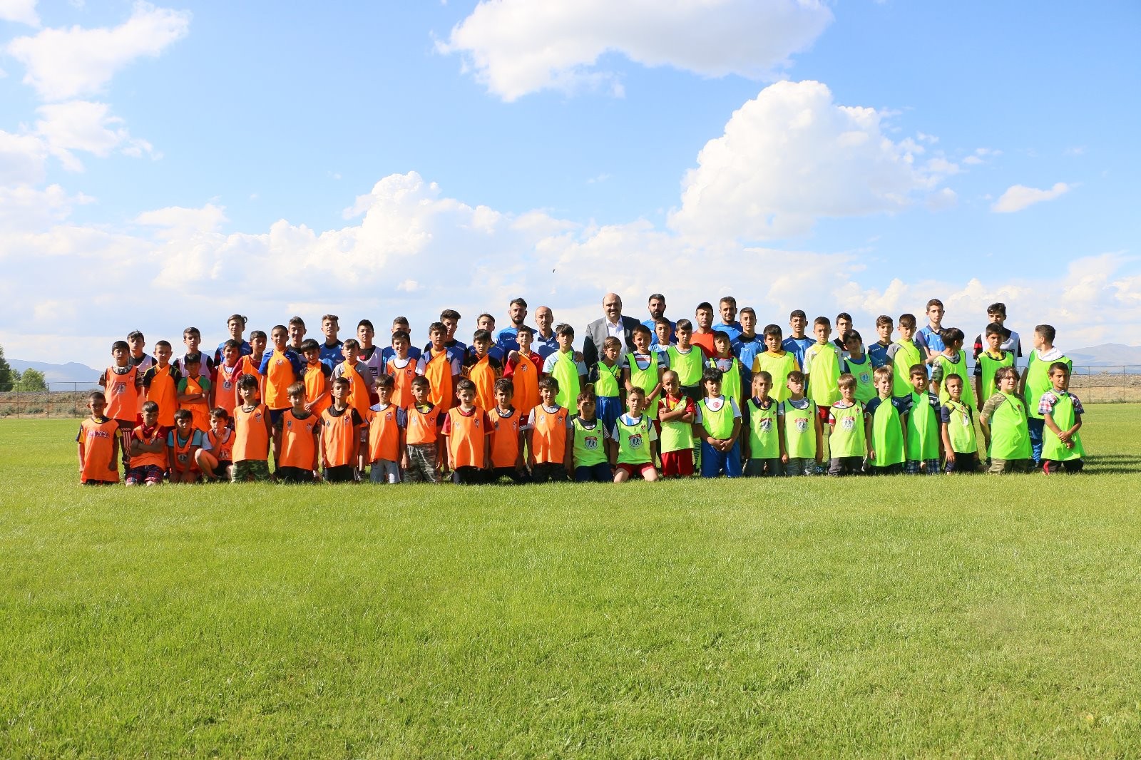 Aziziye Belediyesi ‘Yaz Futbol Okulu’ başladı