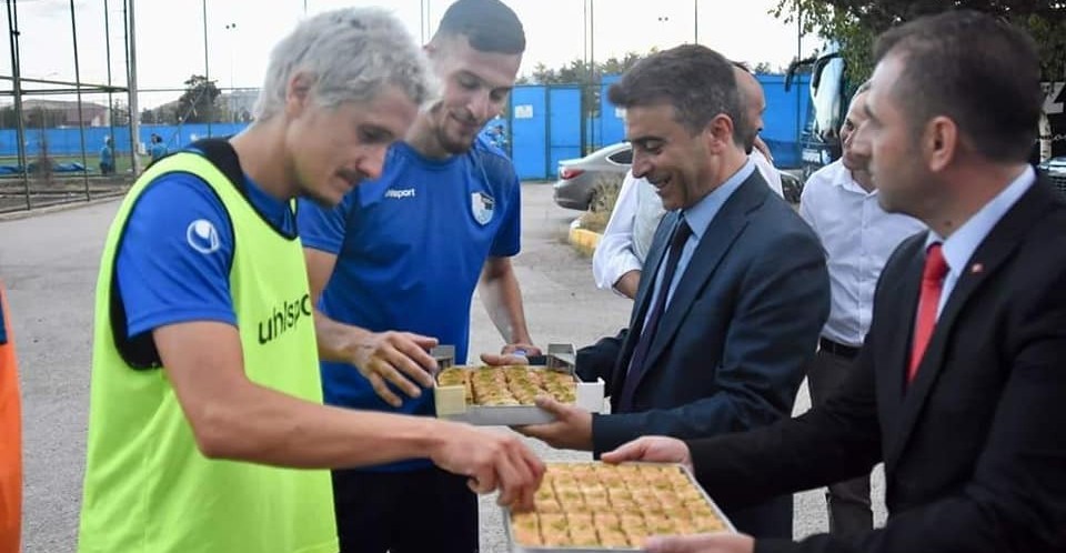 İl Sağlık Müdüründen BB Erzurumspor’a moral ziyareti