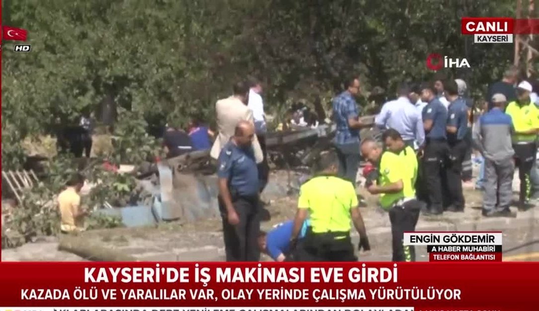 Kayseri'de iş makinesi eve daldı! Çok sayıda ölü var