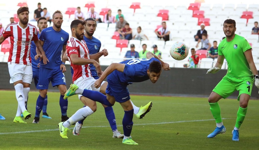 Dostluk maçını Erzurumspor kazandı