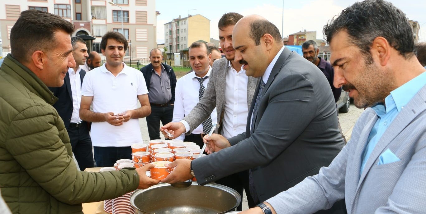 Orhan: “Aşure günü birliğin ve dirliğin simgesidir”