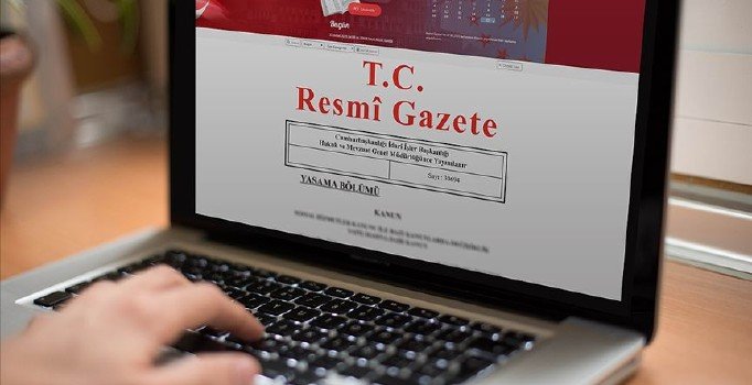 MEB'de üst düzey 2 kişi görevden alındı