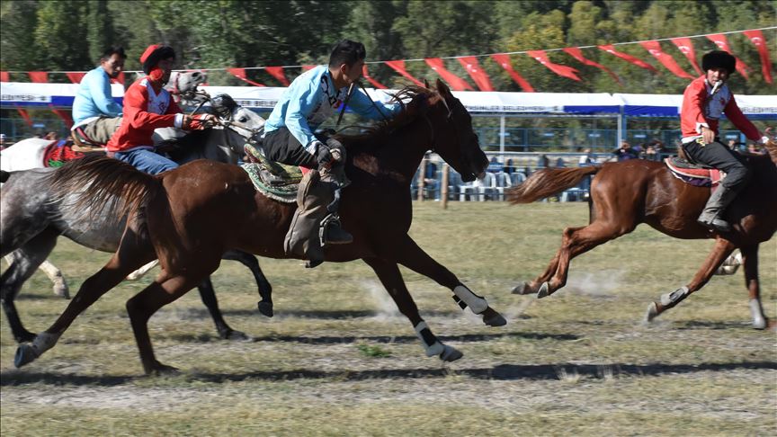 5 bin yıllık ata sporunu gelecek kuşaklara aktarıyorlar