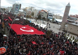 Rektör Koçak şehit evinde