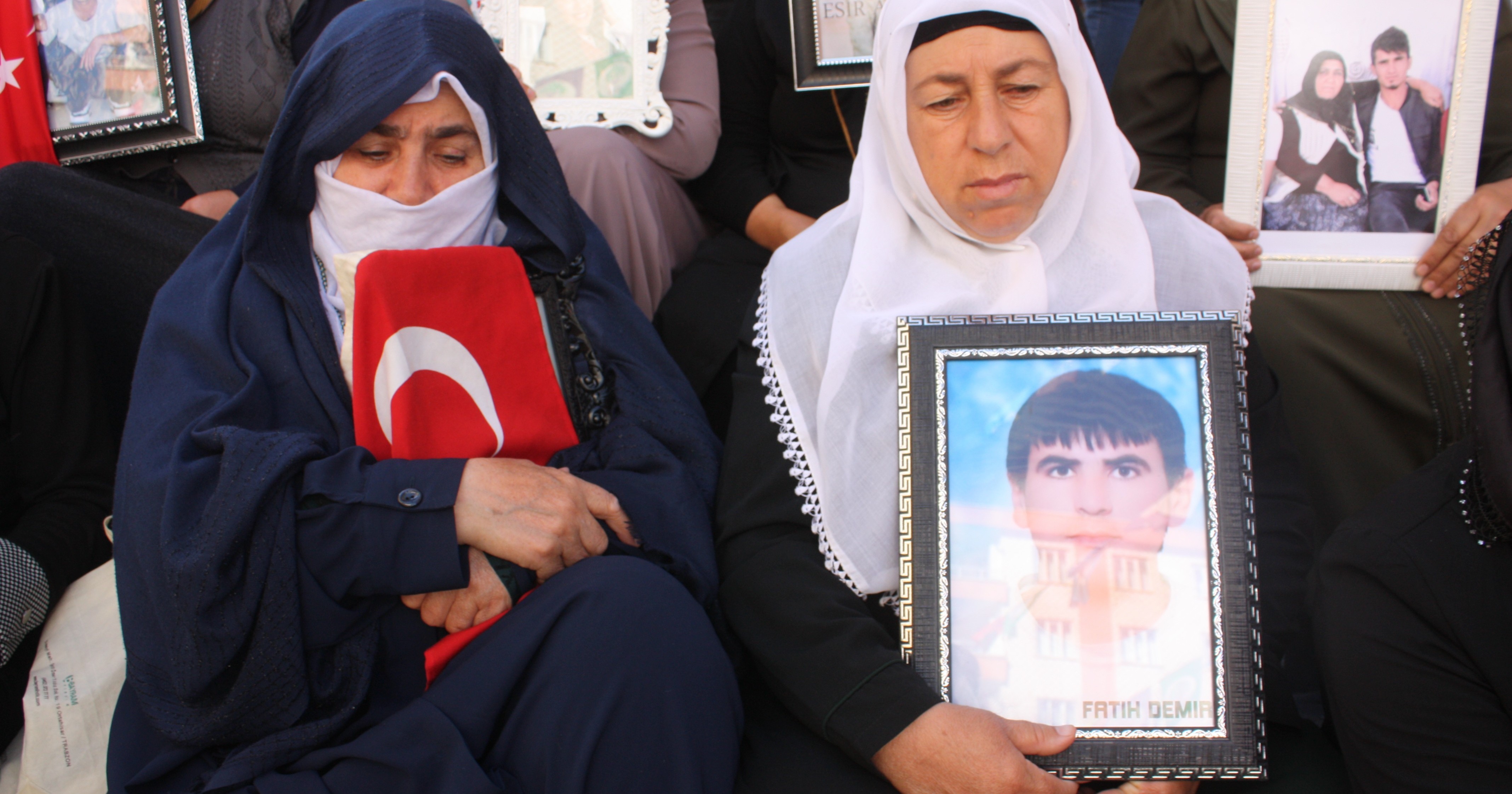 Annelerin HDP önündeki evlat nöbeti 29'uncu gününde