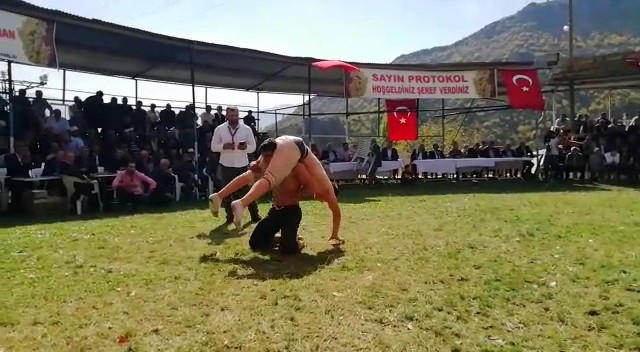 İspir’de karakucak güreş festivali