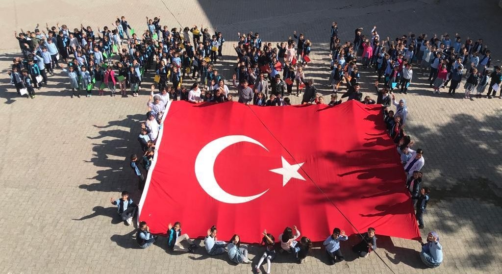 Horasan’lı öğrencilerden 'Barış Pınarı Harekatı'na anlamlı destek