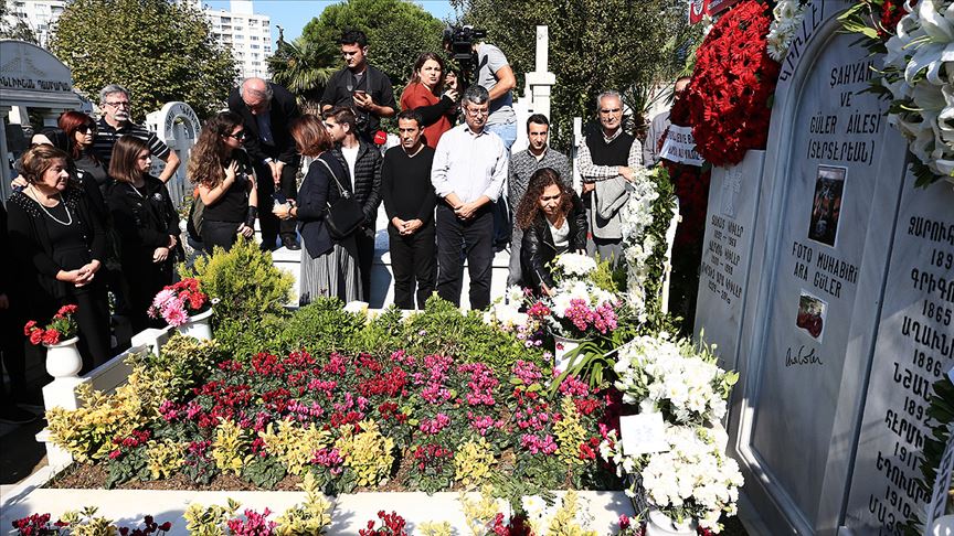 Usta foto muhabiri Ara Güler mezarı başında anıldı