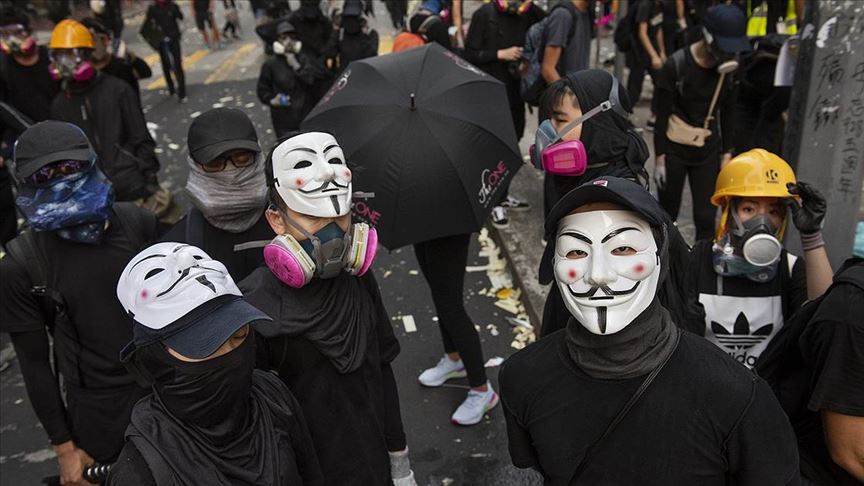 Hong Kong'da protestolara yol açan yasa tasarısı geri çekildi